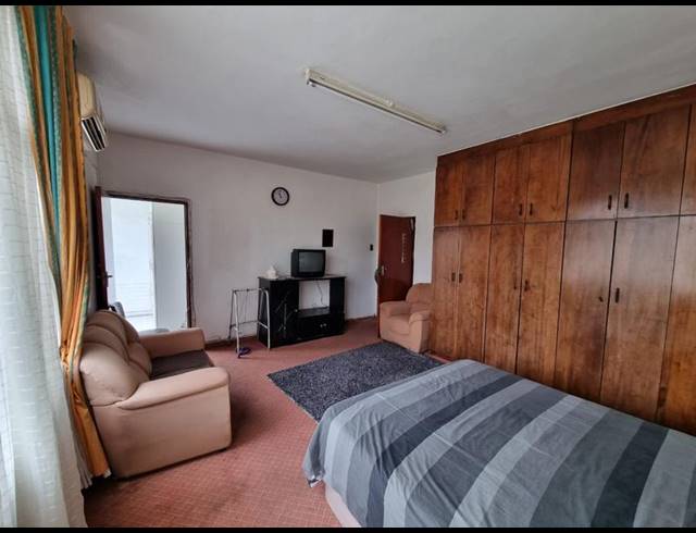 9 BEDROOM APARTMENT FOR SALE IN BEREA
